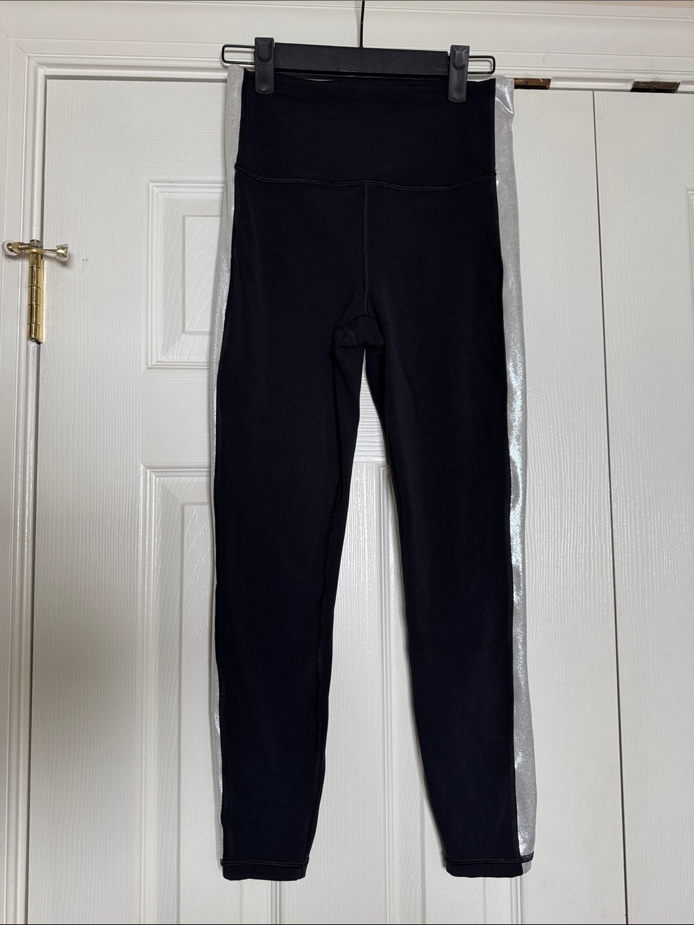 Women’s athleta elation shine sport stripe 7/8 tight legging size Small
